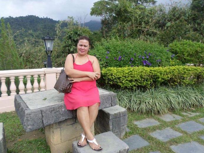 Bigbusty woman got a bigbum  yummy juicy